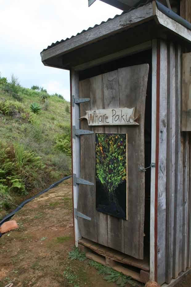 compost toilet 