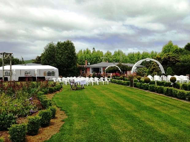 FeatureSoaplawn garden & seating