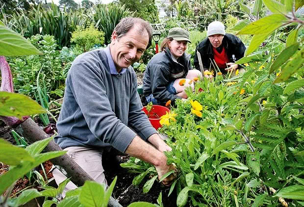 Ross Kesby of Kelmarna Gardens, with helpers Esther and James.