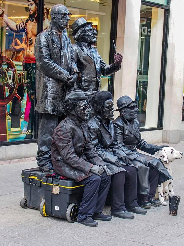 Dublin street performer