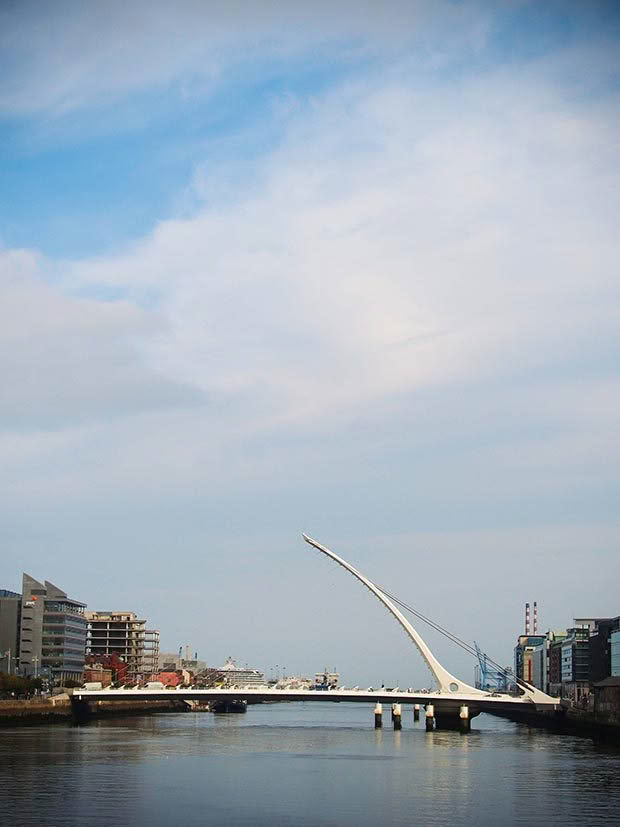  Samuel Beckett Bridge 