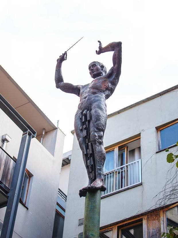 A bronze statue of Handel in a courtyard where once his Messiah was premiered in Dublin